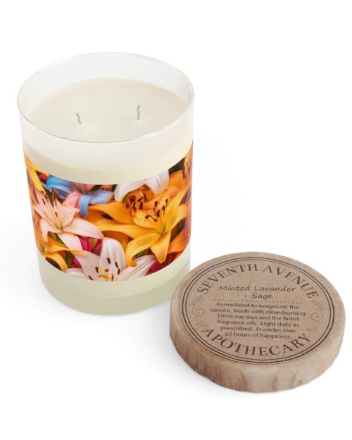Full glass candle – Lilly flowers